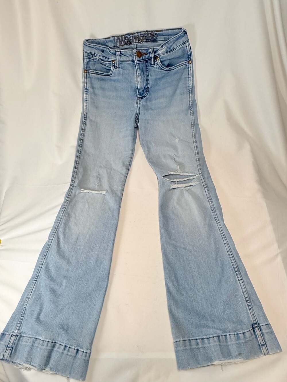 Wrangler Retro Flare Jeans Women's 27x32 Light Wash Distressed Knee Bootcut West